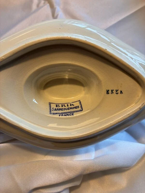 Stempel på bunden af sovseskålen