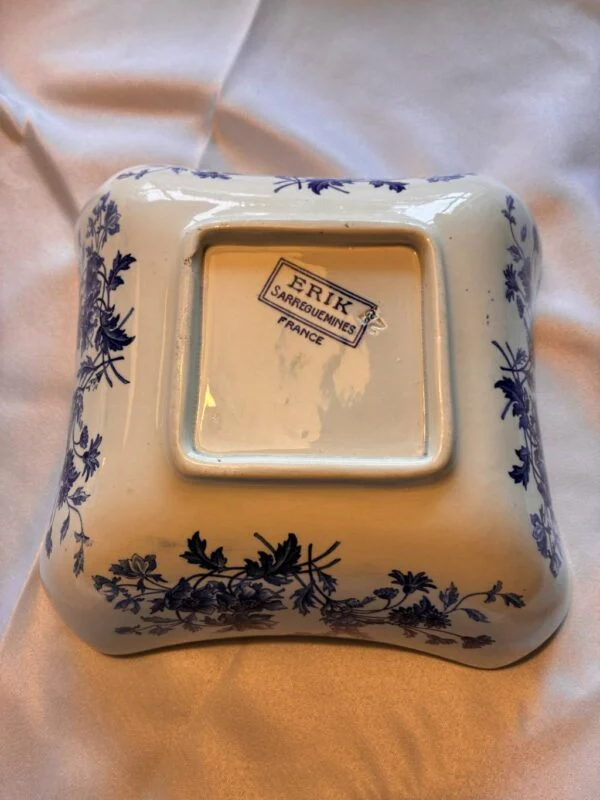 Erik Sarreguemines stempel på skålen