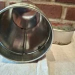 Detaljeret vintage dåse, åbent kig