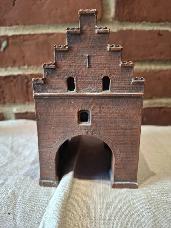 Detaljeret forside af keramik byportmodel