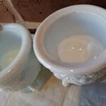 Mælkeglas-skåle set oppefra med fine detaljer