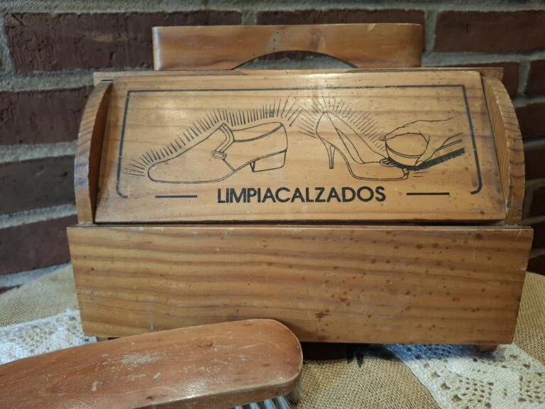Vintage skopudserkasse i træ – Limpiacalzados