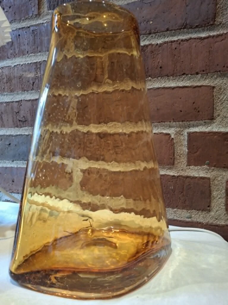 Vintage vase i ravfarvet glas