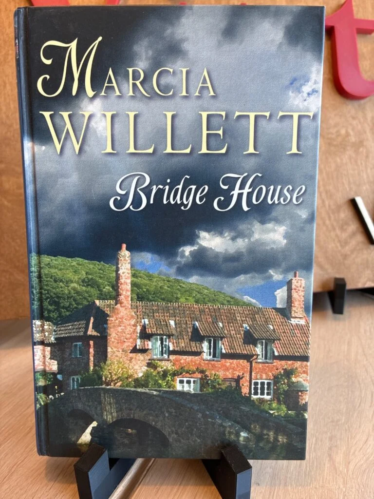 Bridge House af Marcia Willett