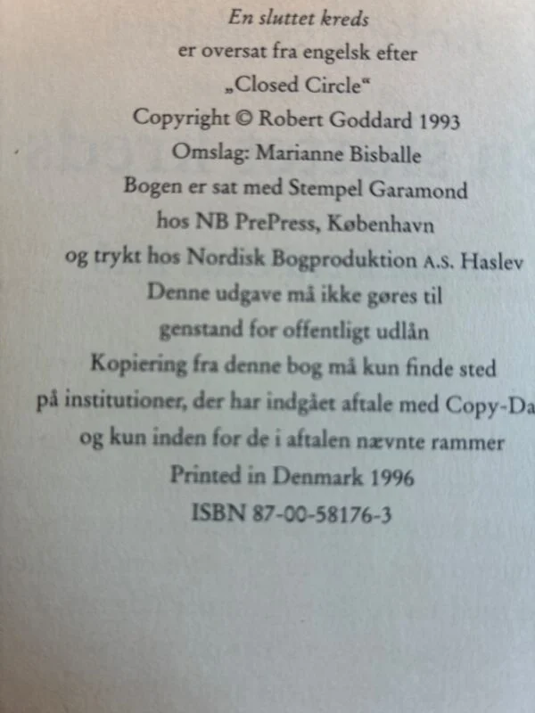 En sluttet kreds af Robert Goddard – bogklubudgave 1996