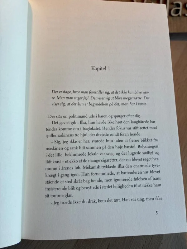 Ilka vender hjem - Vintage Krimi af Sara Blædel