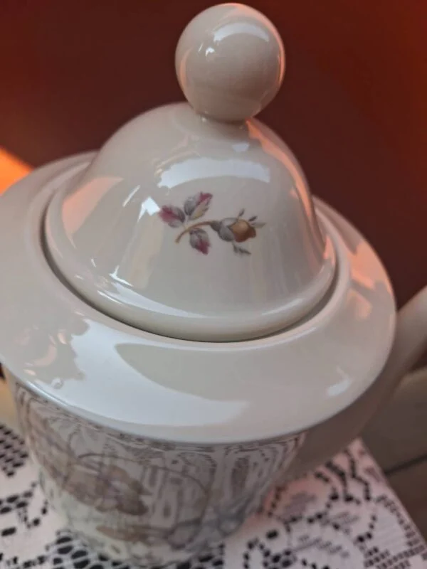 tekande med blomstermotiv