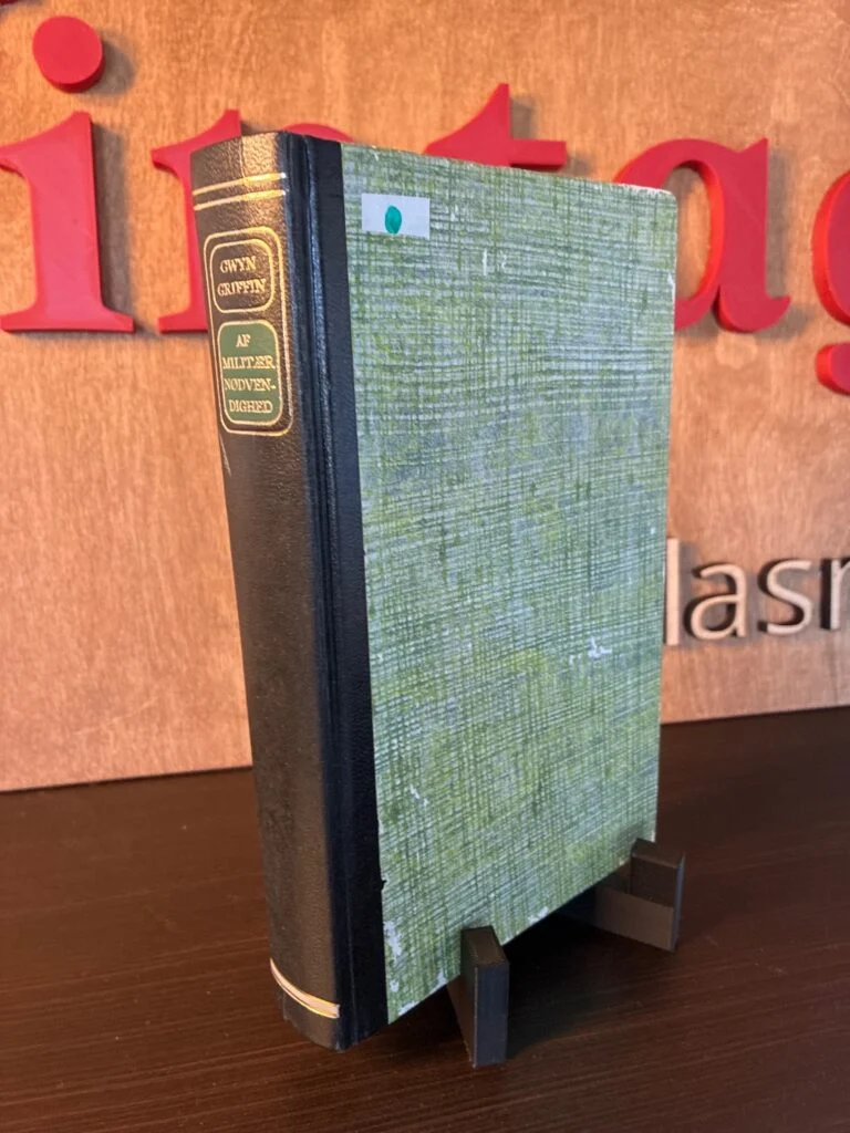 Af militær nødvendighed - Vintage Bog