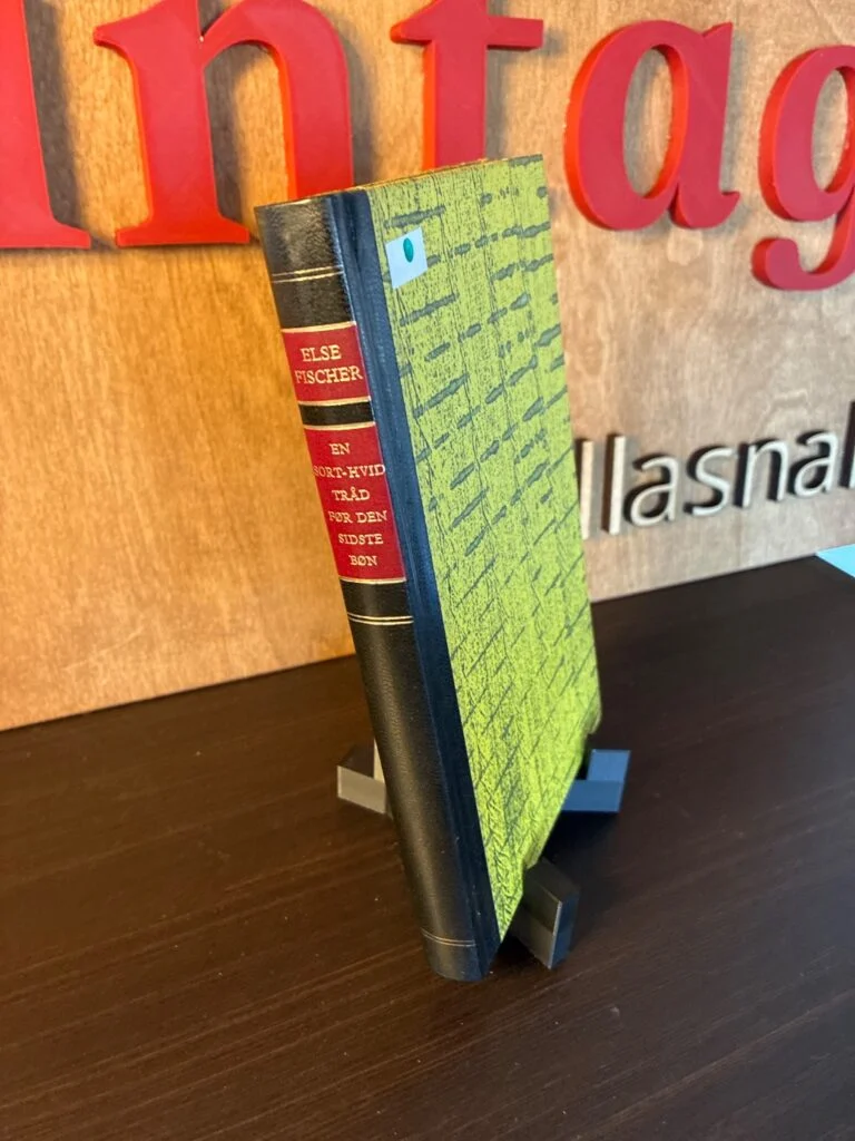 En sort-hvid tråd før den sidste bøn - Vintage Krimi af Else Fischer