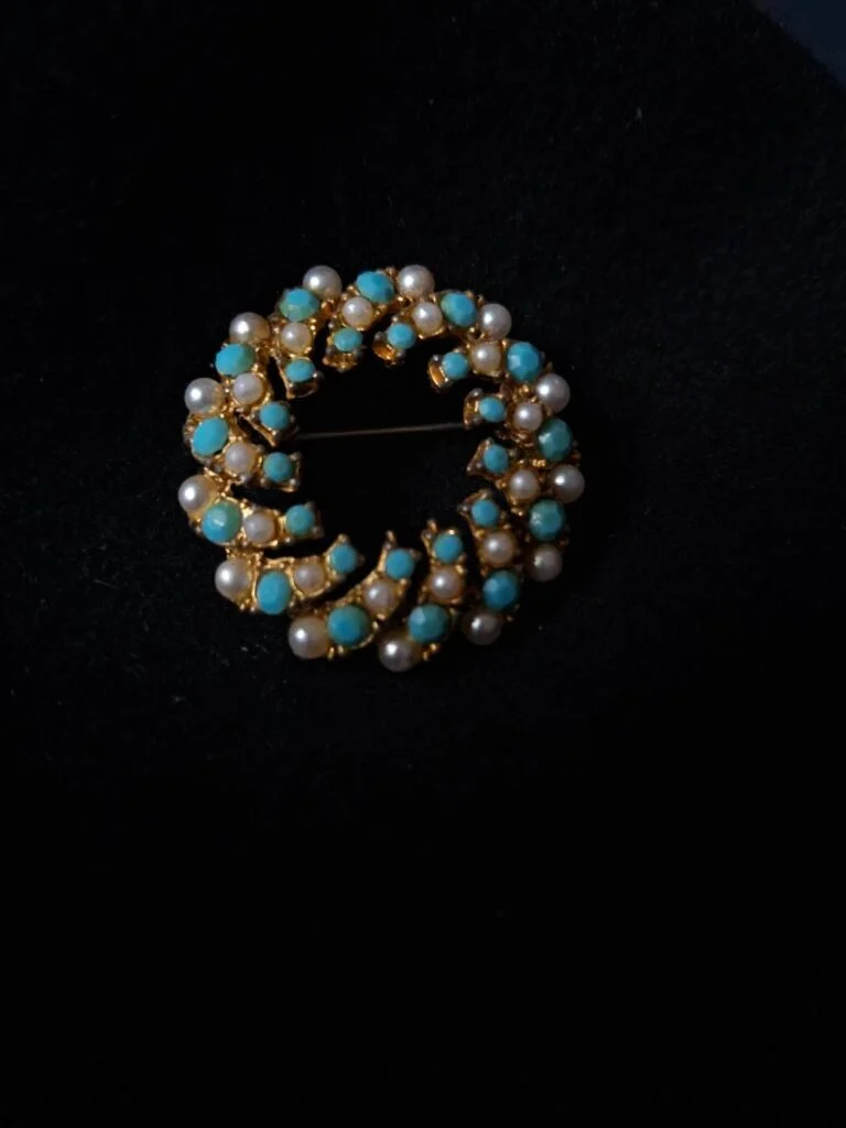 Vintage Broche med Turkis og Perlelook