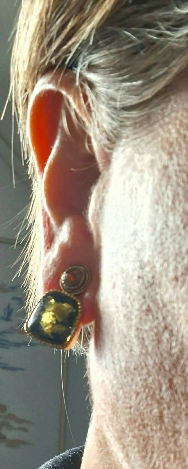 Vintage Clip-On Øreringe med Sort Cabochon og Amber Detalje