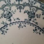Nærbillede af den grønne blomsterbort på Furnivals Medina
