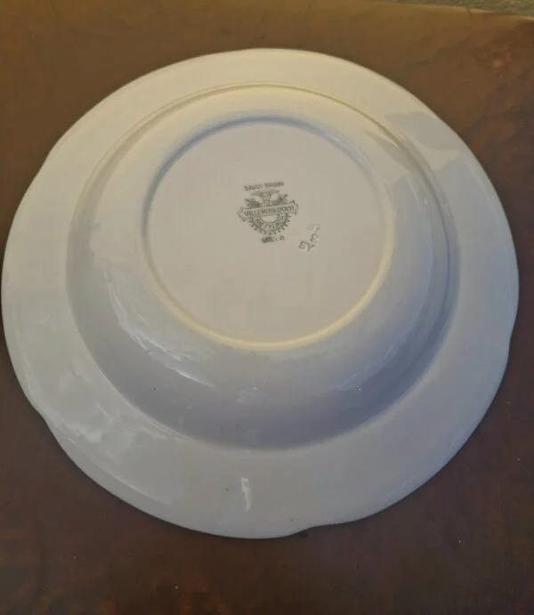 Underside med Villeroy og Boch Mettlach bundmærke