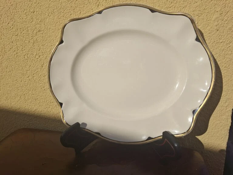 Johnson Bros Victorian fad med guldkant – 26,5 × 22 cm