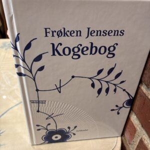 Frøken Jensens Kogebog – Gyldendal med blå-hvidt omslag