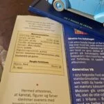 Opslag om Ford V8-taxien med dokumenteret skala og modelmål