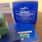 En voiture Tintin-æske mærket Land Rover 109 SW og reference 2 118 043 A