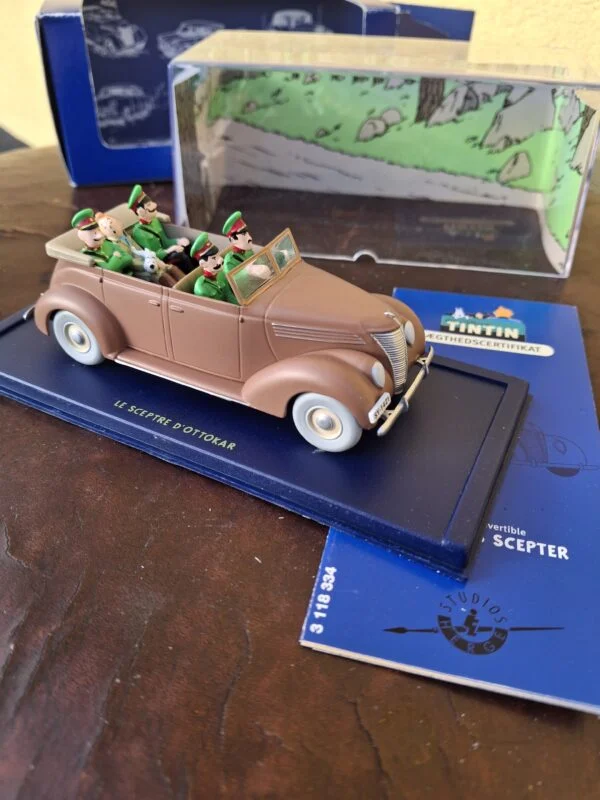 Tintin-modelbil fra Ottokars scepter med klar kappe, æske og hæfte