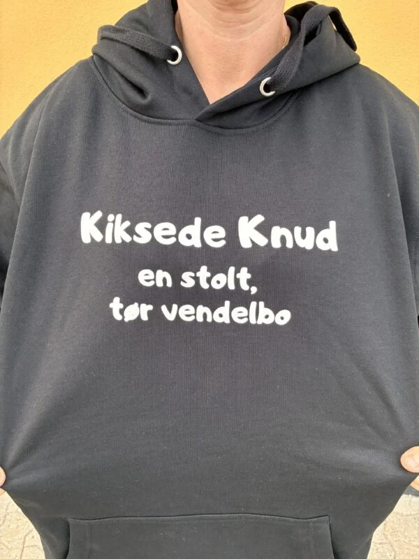 Nærbillede af trykket Kiksede Knud – en stolt, tør vendelbo