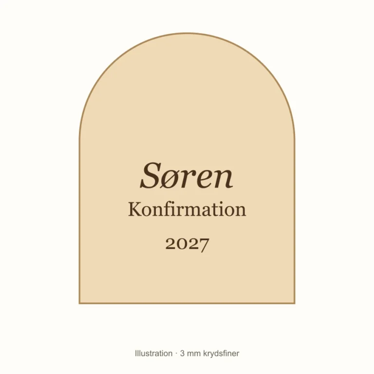 Bueformede bordkort i træ med navn
